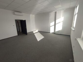 Kancelárske a skladové priestory na Vajnorskej ulici na pren - 2