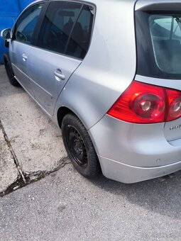 VW Golf 5 - 2