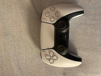 Predám místo nové len rozbalené PS5 E-chase 1TB - 2
