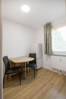 Na prenájom 1-izbový byt v centre Šamorína - 2