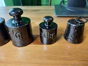 Predám staré závažia – ideálne ako dekorácia na chalupu - 2