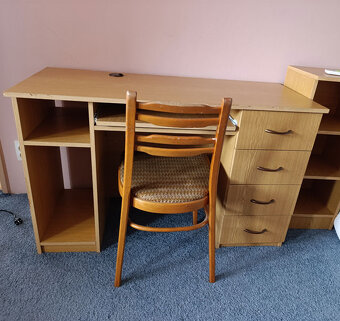 Písací stolík. - 2