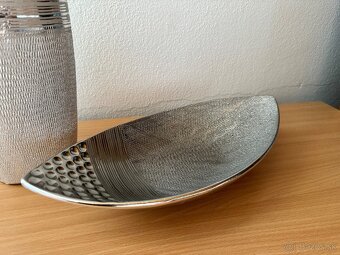 Keramická strieborná váza a podnos - 2