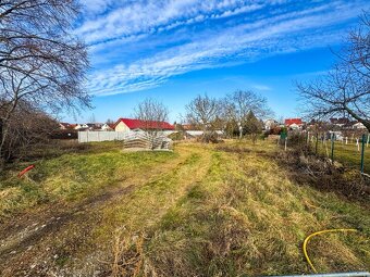 Ponúkame na predaj stavebný pozemok o výmere 712 m2 - 2