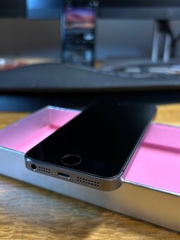 iPhone 5s bez batérie - 2