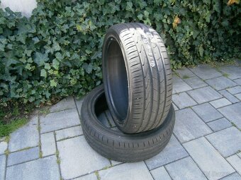 Predám 2x letné pneu Hankook 215/45 R18 89VXL - 2