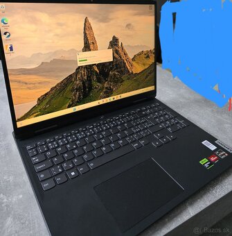 Predam herny notebook lenovo - 2