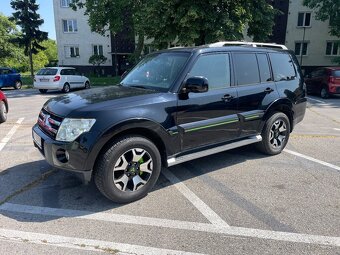 Mitsubishi Pajero 3,2 DiD 7 miestne - 2