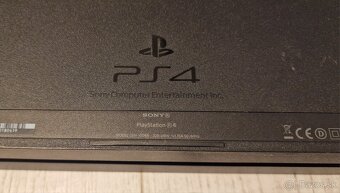 PS4 500Gb + ovladac + 2 hry - 2