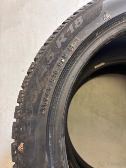 Pirelli 235/45R18 zimné - 2