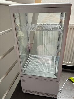 METRO PROFESSIONAL Chladiaca vitrína 78l biela - 2