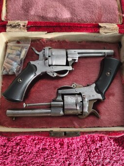 Historické -Lefos-revolvery. - 2