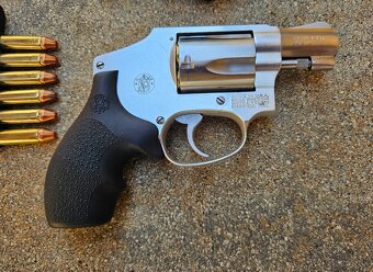 Revolver smith and wesson 642 airweight 38 special - 2