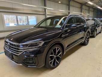 Volkswagen Touareg R-Line. - 2