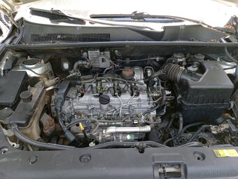 Rozpredám Toyota rav4 2.2 dcat - 2
