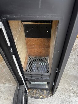 Predám nové krbové kachle Ackerman W9 – 6 kW - 2