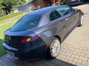 Alfa romeo GT - 2