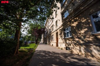 Veľký 3-izbový byt (97 m² + balkón), možná reko. 4izb. - 2
