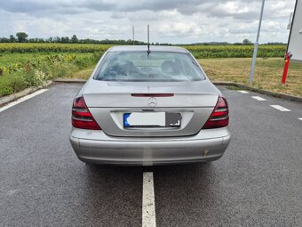 Predám Mercedes Benz W211 E220 CDI 90kw A/T R.v.2006 - 2