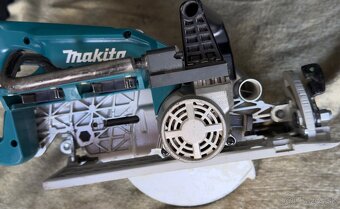 Makita aku priamociara pila - 2
