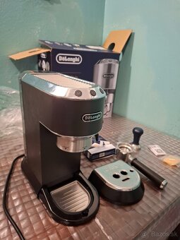 Málo pouzívaný kávovar DeLonghi Dedica Style - 2