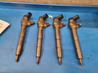 Vstrekovacie trysky 04L130277G 0445110477 s protokolom - 2