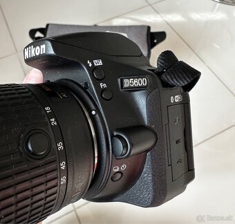 Zrkadlovka D5600 - Čierna - 2