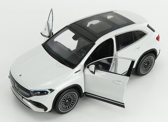 Mercedes-Benz EQA 2021 ( Digital white ) - 1:18 NZG - 2