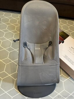 Babybjörn Lehátko Bliss Grey mesh - 2