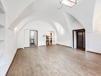 CENTRUM - Mäsiarska ul. - byt 41m2 + 19m2 pivnica - 2