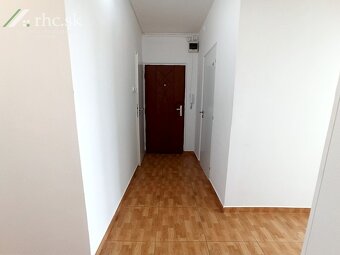3-IZBOVÝ BYT S LOGGIOU - KUKUČÍNOVÁ, STROPKOV - 2