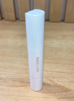 Haus Labs highlighter - 2
