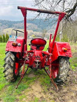 Traktor veterán MC CORMIC 1960 - 2