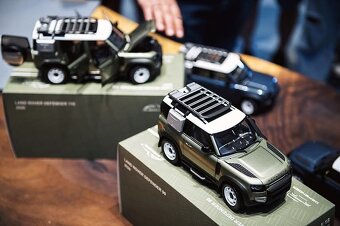 Land Rover Defender 90 | Almost Real 1/18 - 2