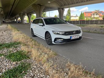 VW Passat Variant Business R-line - 2
