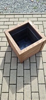 Drevený kvetinač - 2