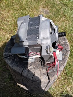 Motor z práčky Whirlpool - 2