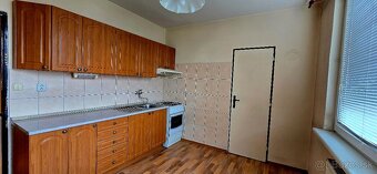 Predám 2-izbový byt v centre Topoľčian – 64 m², balkón, výťa - 2