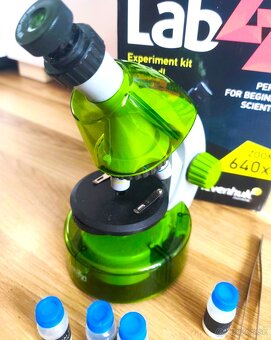 KVALITNÝ DETSKÝ/MLÁDEŽNíCKY MIKROSKOP 640Xzväčšenie - 2