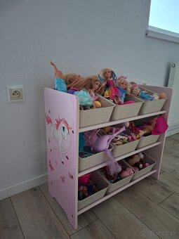 Regál na hračky - 2