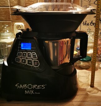 NOVÝ MULTIFUNKČNÝ ROBOT - 2