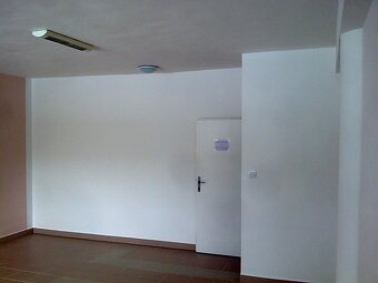 Prenájom dvoch priestorov blízko centra. - 2