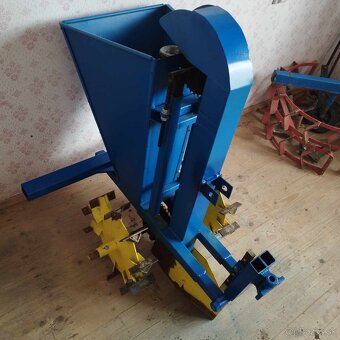 Predám sadzac na zemiaky - 2