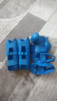 Set chráničov na karate - 2