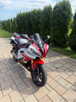 Yamaha R6 - 2