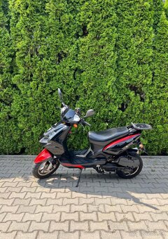 Exkluzívny Skuter 125ccm Pro, 2011 a najazdených 15 000 km - 2
