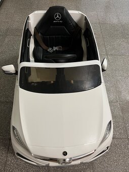 Elektrické auto Mercedes - 2