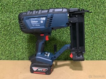 Bosch Professional GNH 18V-50 M akumulátorová klincovačka - 2