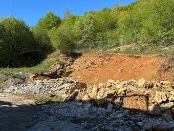 Zásypový materiál, zemina, kameň DARUJEM - 2