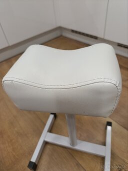 Podnožka na pedikúru - 2